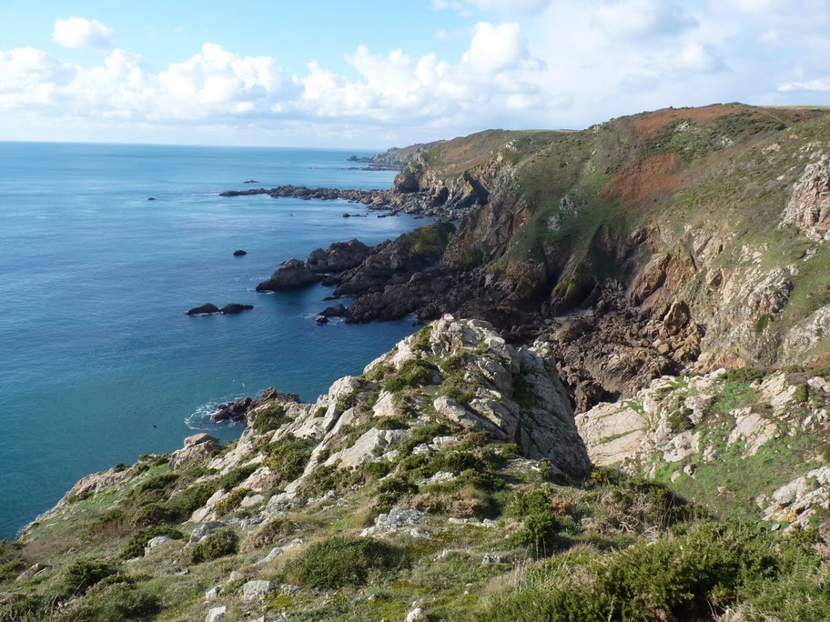 Les Ecrilleurs and Le Coemy